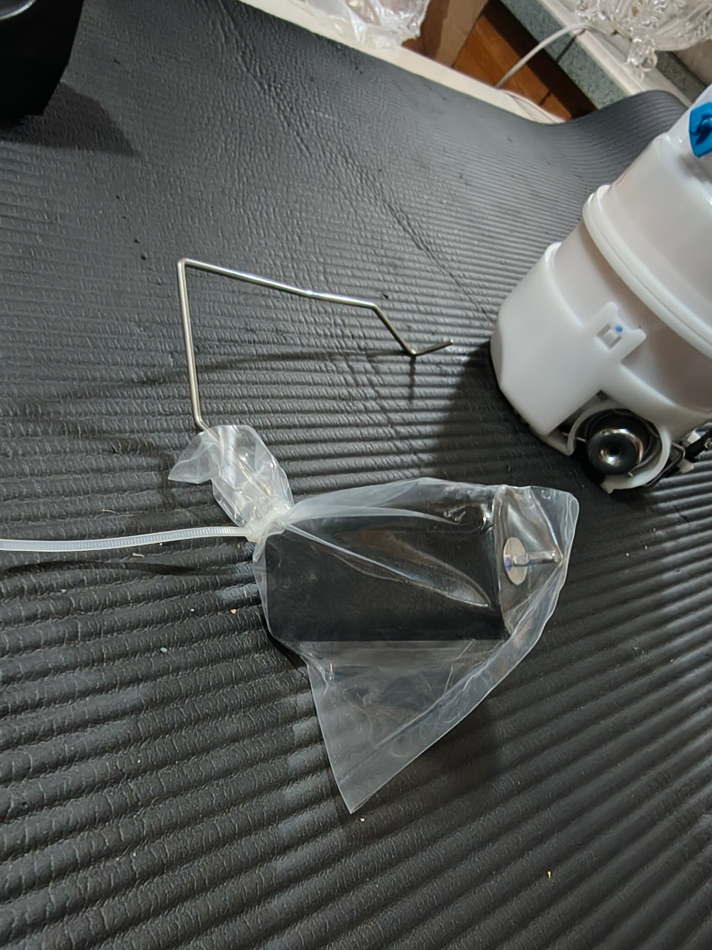 2002-2003 Nissan Altima 2.5L Electric Fuel Pump & Sending Unit Assembly šā½
