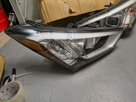 2013-2016 Hyundai Santa Fe Sport Driver & Passenger Side Halogen Headlights Set 🛻💡
