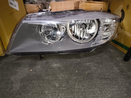 2009-2011 BMW 3 Series Driver & Passenger Side Halogen Headlights Set (E90 / E91 LCI) 🚘💡