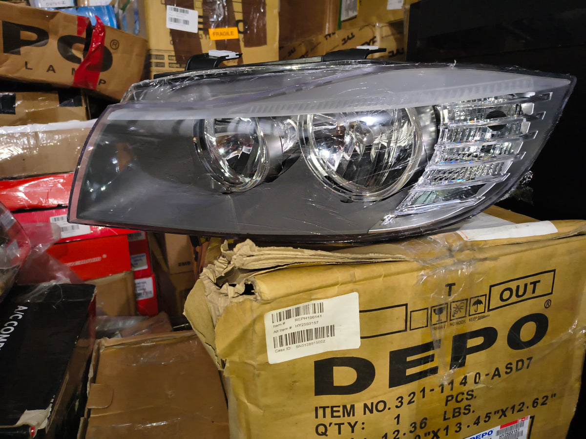 2009-2011 BMW 3 Series Driver & Passenger Side Halogen Headlights Set (E90 / E91 LCI) šš”