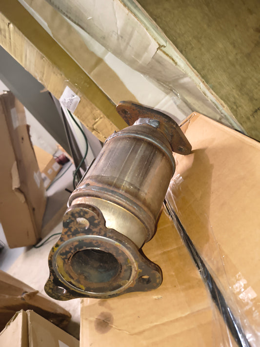 2010 Buick Allure / 2010-2011 Buick LaCrosse 3.6L V6 Rear Catalytic Converter 💨🚗