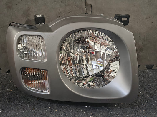 2002-2004 Nissan Xterra Driver & Passenger Side Halogen Headlights Pair with Bulbs 🚘💡