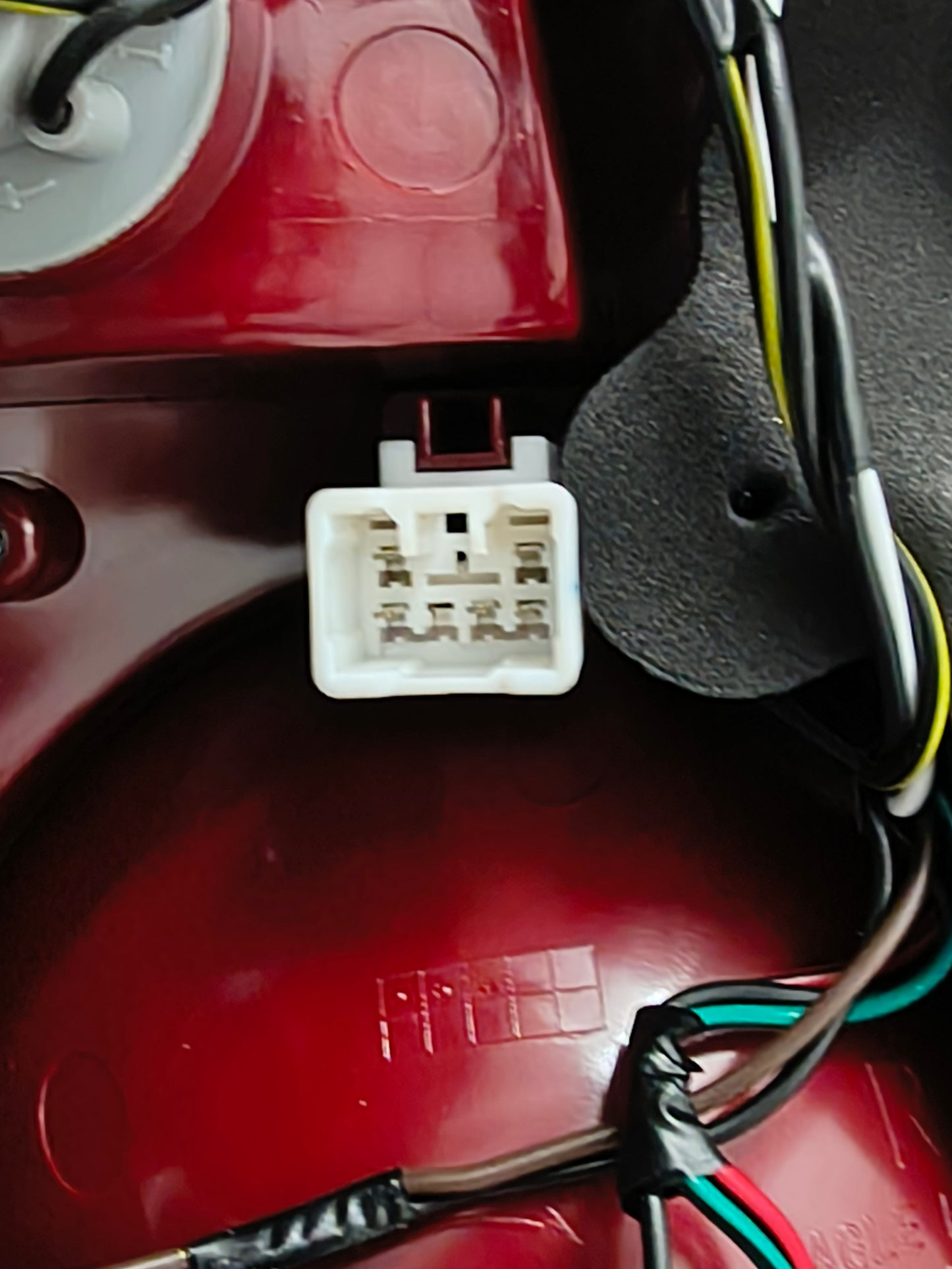 2004β2006 Kia Spectra Passenger Side Halogen Tail Light Assembly (Sedan) ππ¨