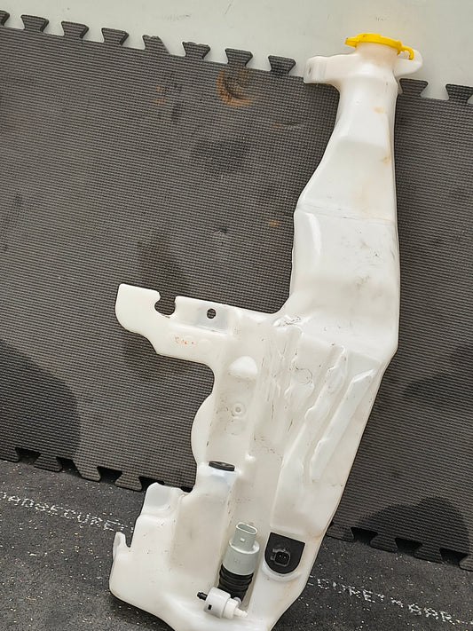 2011–2021 Jeep Grand Cherokee Windshield Washer Reservoir Assembly with Pump & Sensor (Without Filler Neck) 🚘💦
