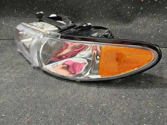 1997–2003 Pontiac Grand Prix Driver Side Halogen Headlight 🚨🚘