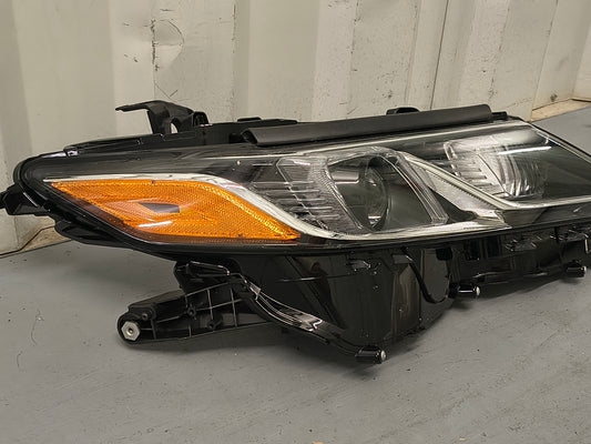 2018–2019 Toyota Camry Passenger Side Full LED Headlight Assembly ⚡🚘