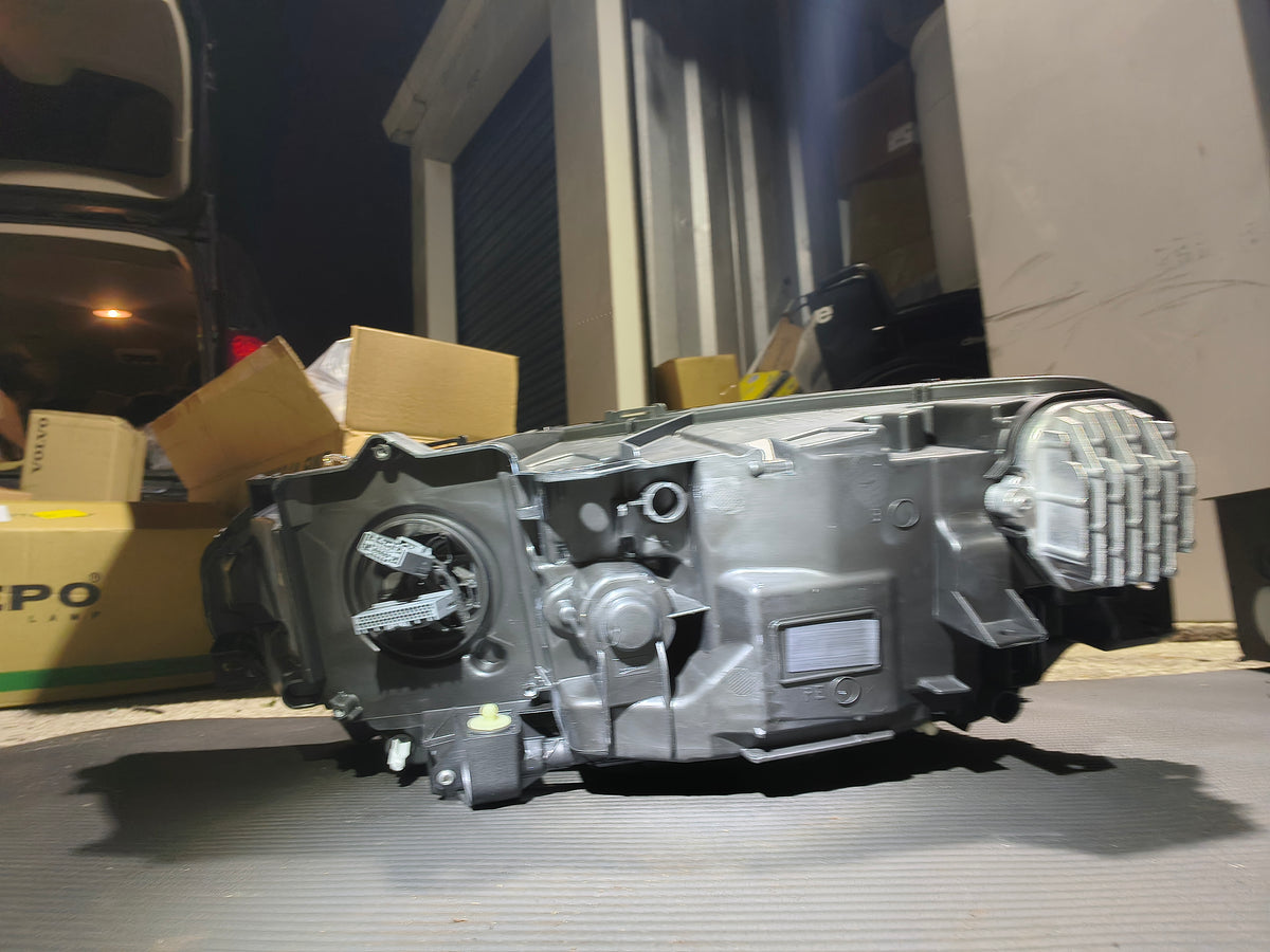 2018-2025 V90 / V90 Cross Country Volvo Genuine Right Passenger Side LED Headlight Assembly(Part # 31655787) 🇸🇪💡