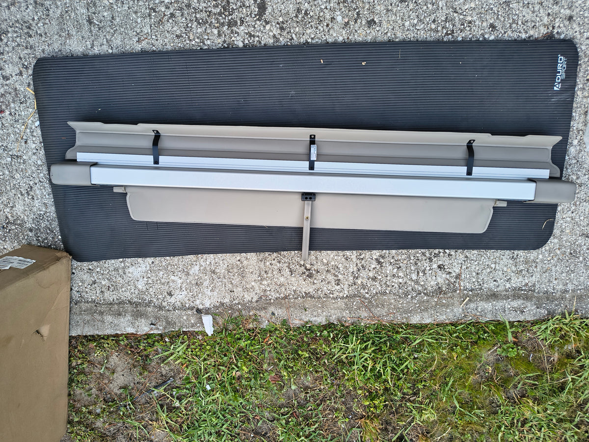 2002-2014 Volvo XC90 Rear Retractable Cargo Cover Tonneau Blind 🛻💡