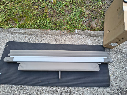 2002-2014 Volvo XC90 Rear Retractable Cargo Cover Tonneau Blind 🛻💡
