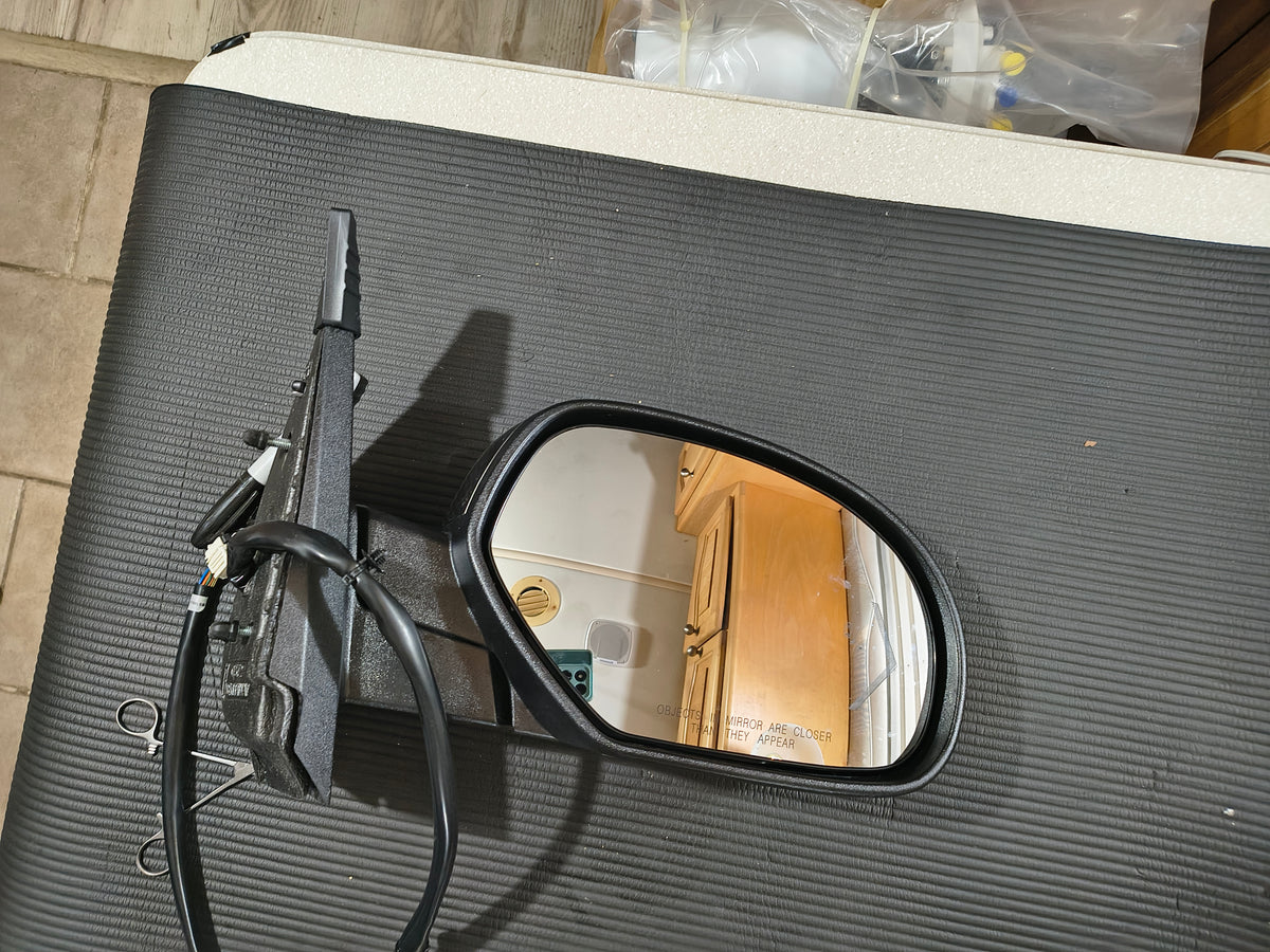 2007–2014 Chevy Silverado & GMC Sierra Passenger Side Power Folding Mirror 🛠️🚗