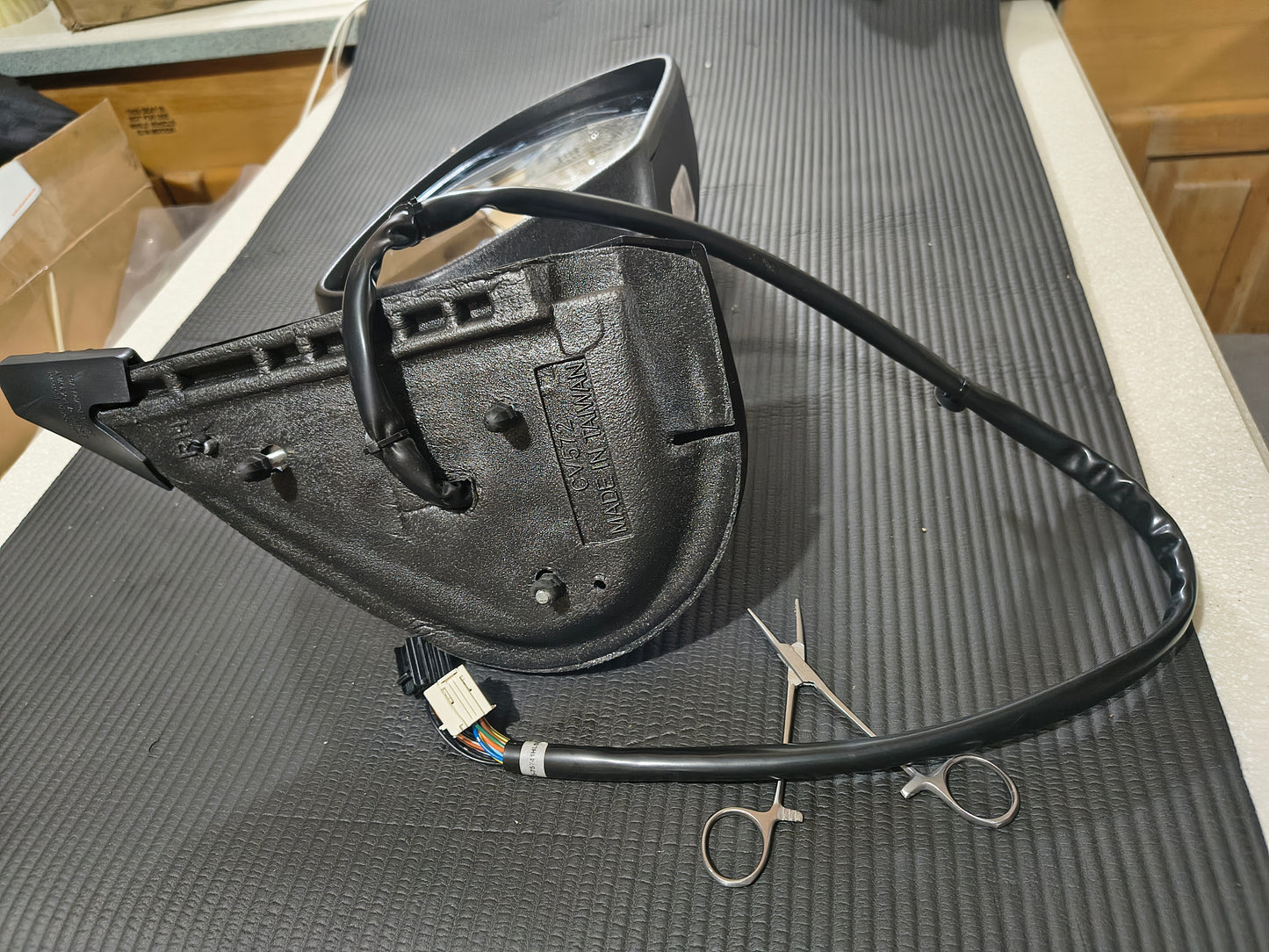 2007–2014 Chevy Silverado & GMC Sierra Passenger Side Power Folding Mirror 🛠️🚗