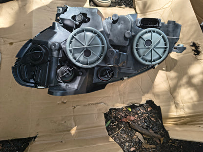 2008-2011 Mercedes-Benz C-Class Passenger Side Halogen Headlight Assembly 🚗💡