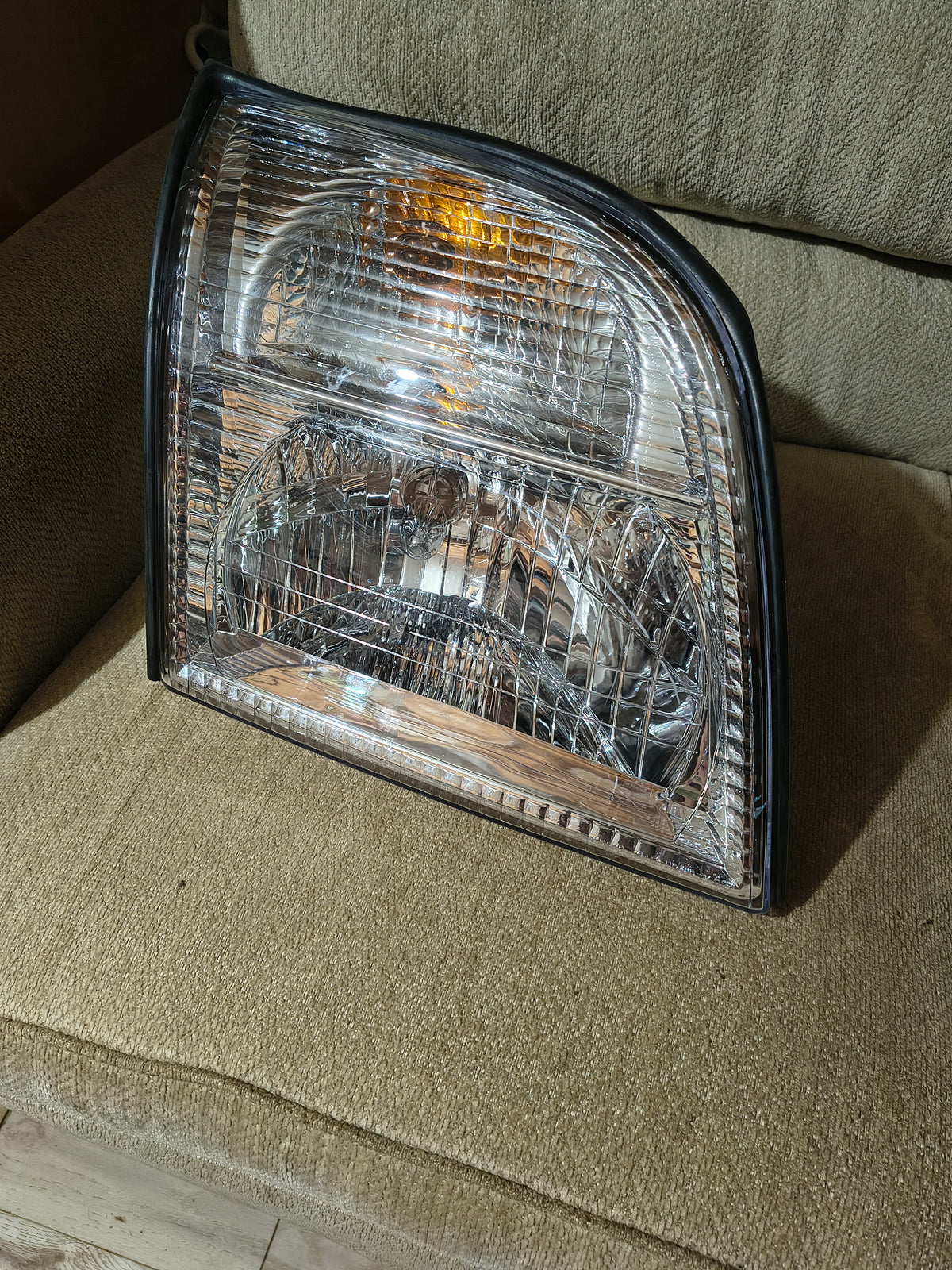 2002-2005 Mercury Mountaineer Passenger Side Halogen Headlight Assembly 🚗💡