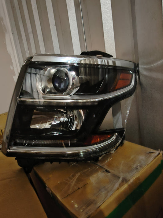 2015-2017 Chevrolet Tahoe & Suburban Halogen Projector Headlight Set w/ Bulbs (SET-REPC100161) 🛻💡