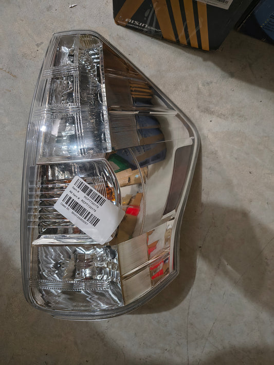 2012-2014 Toyota Prius V Passenger Side LED Tail Light Assembly (RH) 🇯🇵💡
