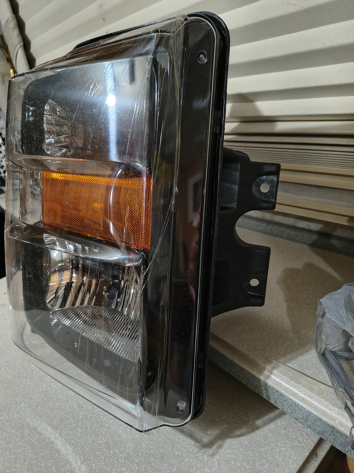 2008-2010 Ford F-250 / F-350 / Harley-Davidson Edition Passenger Side Halogen Headlight - CAPA Certified (Part # REPF100133Q) 🛻💡