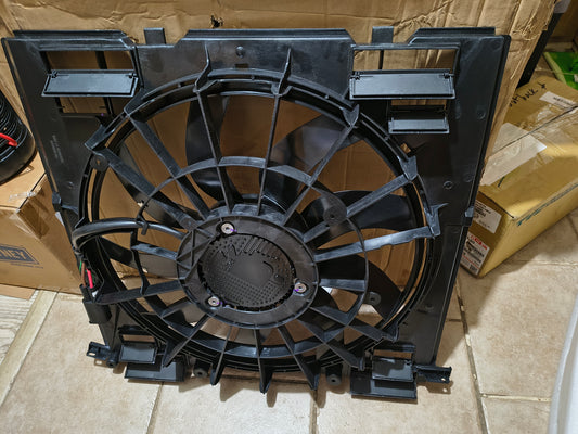 2018-2024 BMW X3 X4 2.0L Turbo Radiator Cooling Fan Assembly - With Tow Package (RB16090029) 🇩🇪❄️