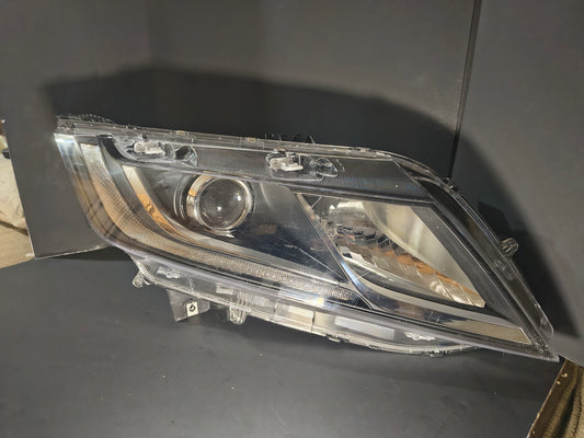 2018-2022 Honda Odyssey Driver Side Halogen Headlight 🚗💡