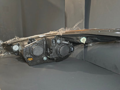 2012-2017 Hyundai Veloster Passenger Side Halogen Headlight 🚗