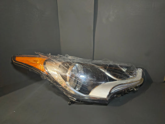 2012-2017 Hyundai Veloster Passenger Side Halogen Headlight 🚗