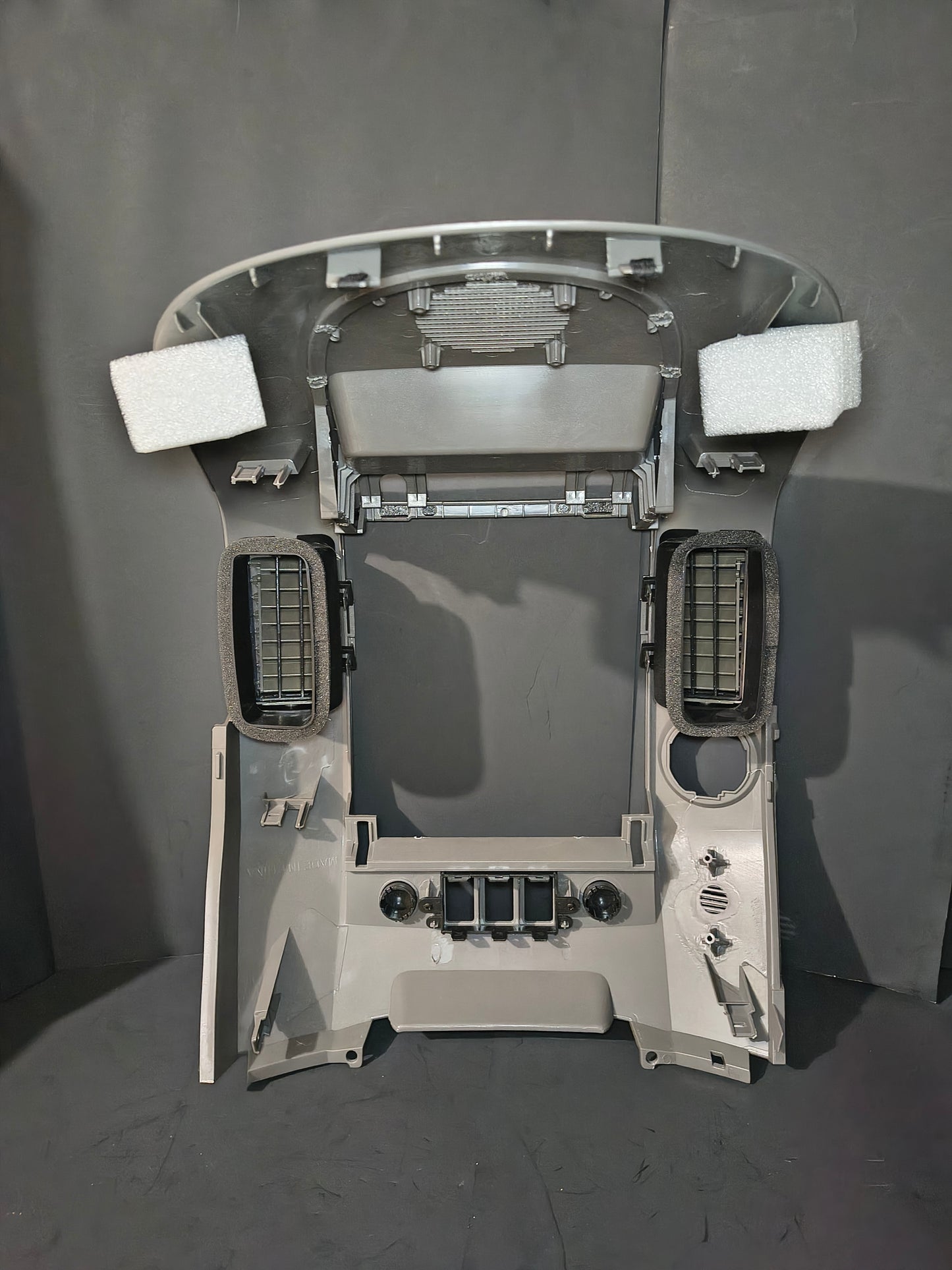 2004-2006 Nissan Titan / Armada Center Dash Radio AC Bezel (With Center Speaker) 🚗📻