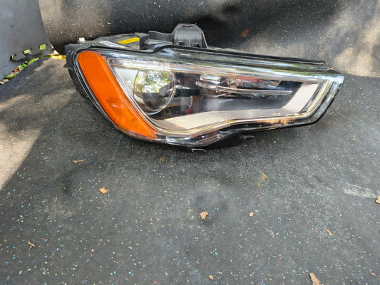2015-2016 Audi A3 Passenger Side HID/Xenon Headlight 🚗💡 Open Box