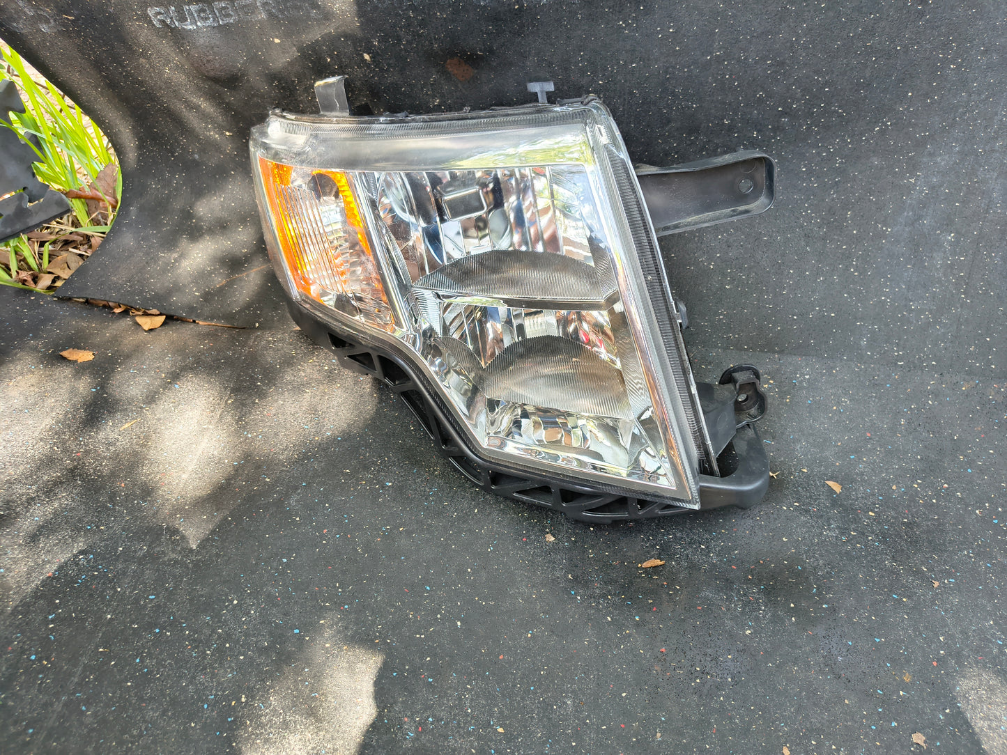 2007-2010 Ford Edge Passenger Side Halogen Headlight 🚗💡