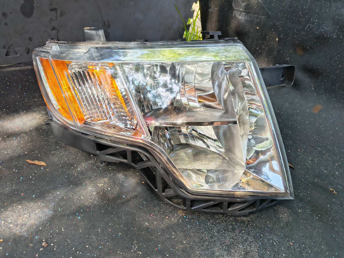 2007-2010 Ford Edge Passenger Side Halogen Headlight 🚗💡