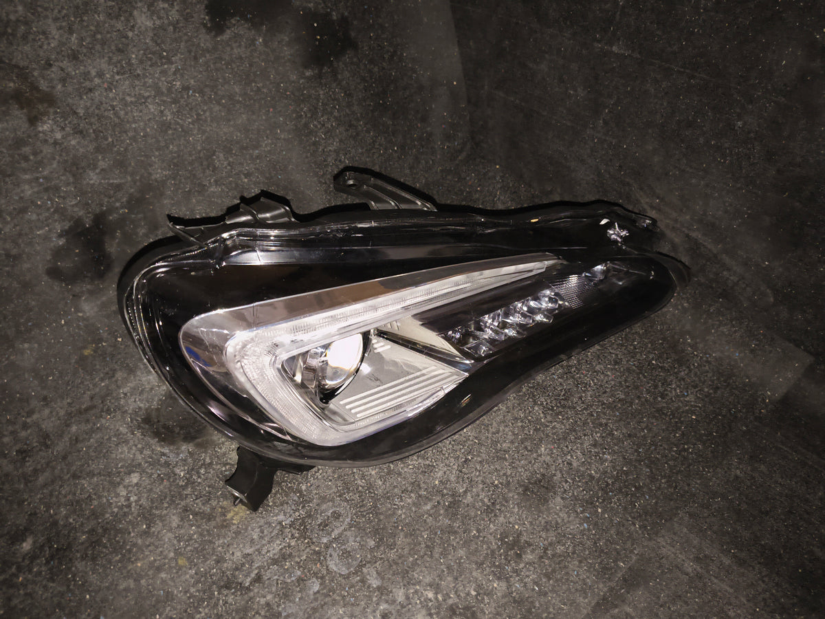 2017-2020 Subaru BRZ Passenger Side LED Headlight Assembly (Right) 🚗💡