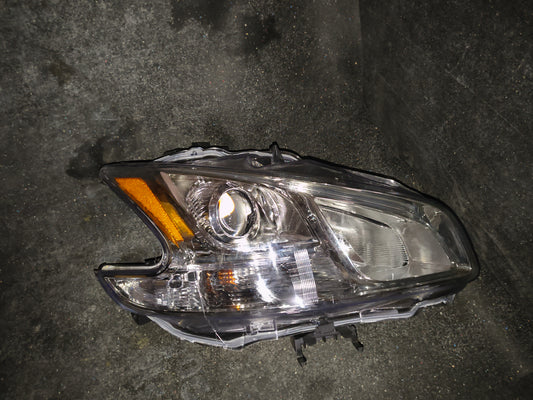 2009-2014 Nissan Maxima Passenger Side Halogen Headlight Assembly (Right) 🚗💡