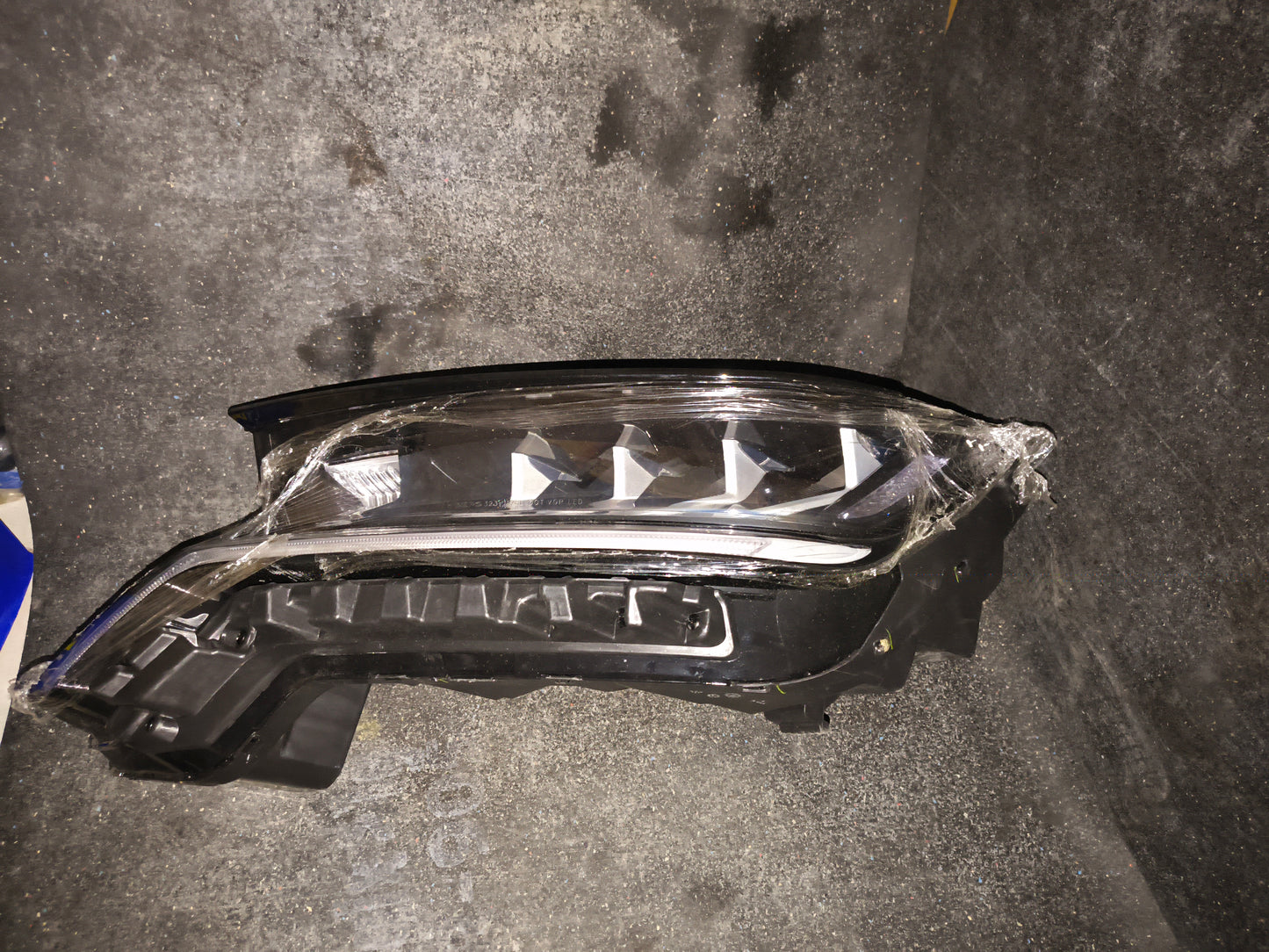 2021-2023 Kia Sorento Passenger Side LED Headlight Assembly (RH) 🚗💡