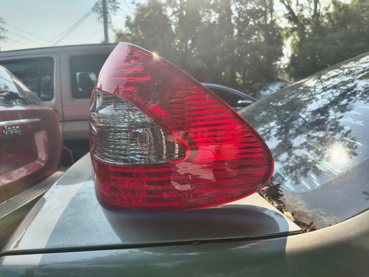 2007-2009 Mercedes-Benz E350 / E550 / E63 AMG Driver Side LED Tail Light Assembly (LH) 🇩🇪💡