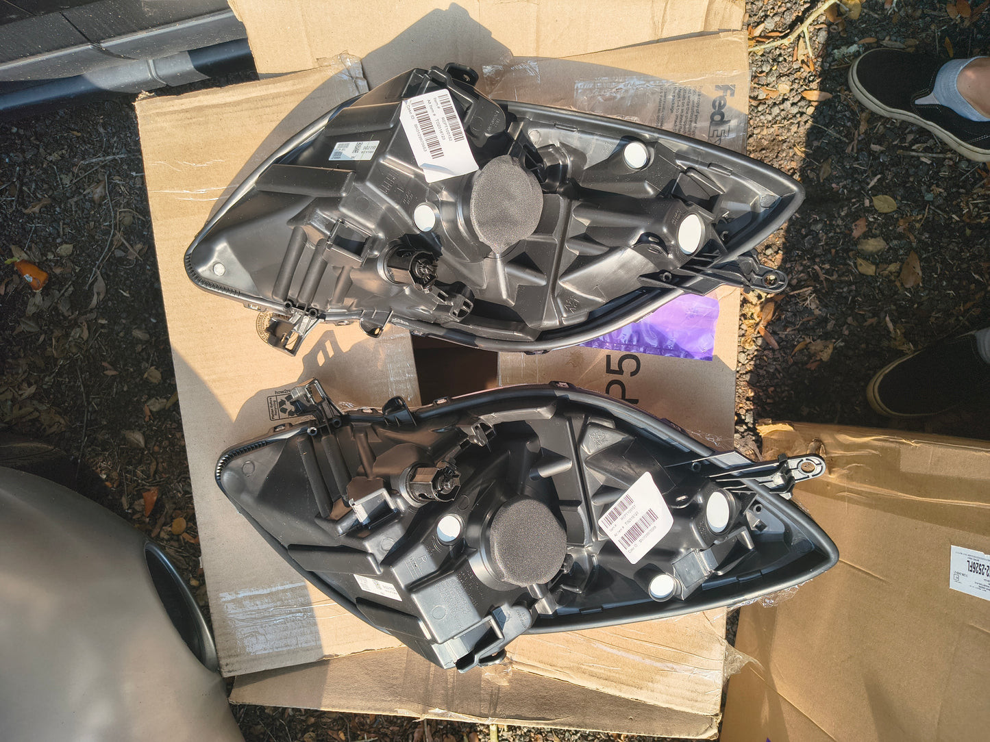 2007-2012 Toyota Yaris Hatchback Driver & Passenger Headlight Assembly Pair (LH & RH) 🚗💡