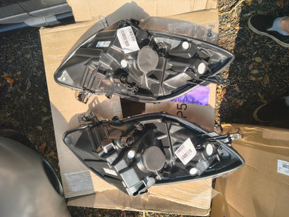 2007-2012 Toyota Yaris Hatchback Driver & Passenger Headlight Assembly Pair (LH & RH) 🚗💡