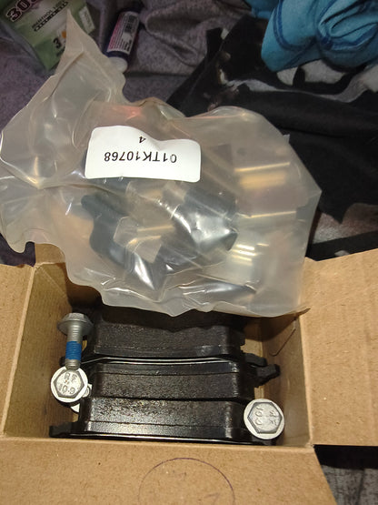 Volvo Genuine Rear Disc Brake Pad Set (OEM 32300259 / Replaces 31317482) 🇸🇪🛑