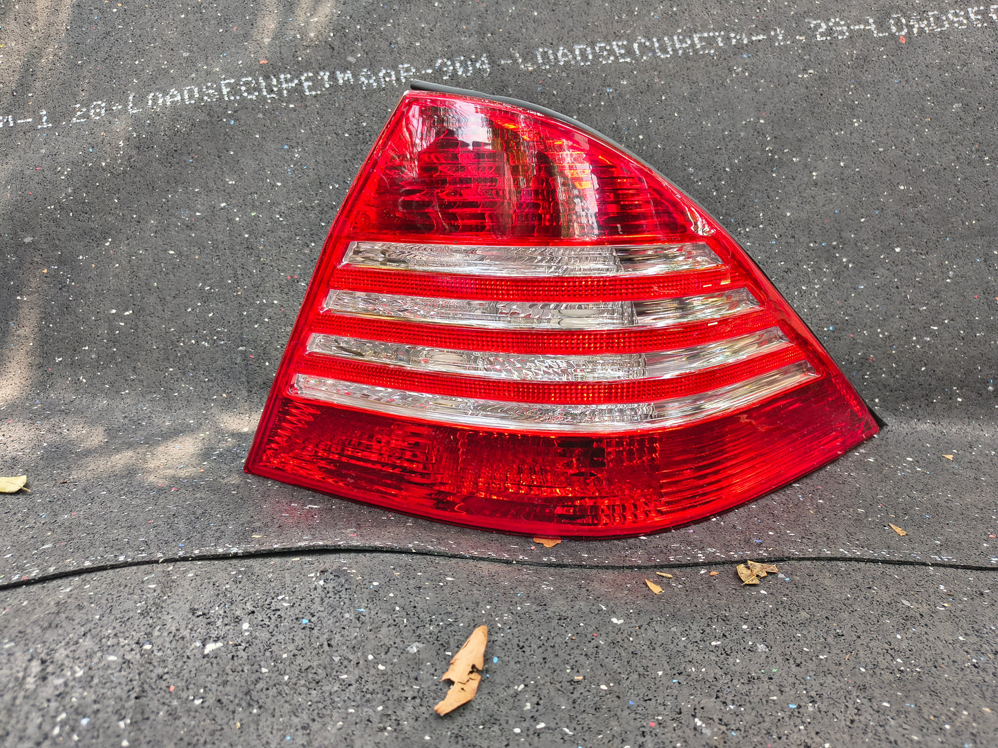 2003-2006 Mercedes-Benz S-Class Passenger Side Tail Light (M730123) 🇩🇪🚨