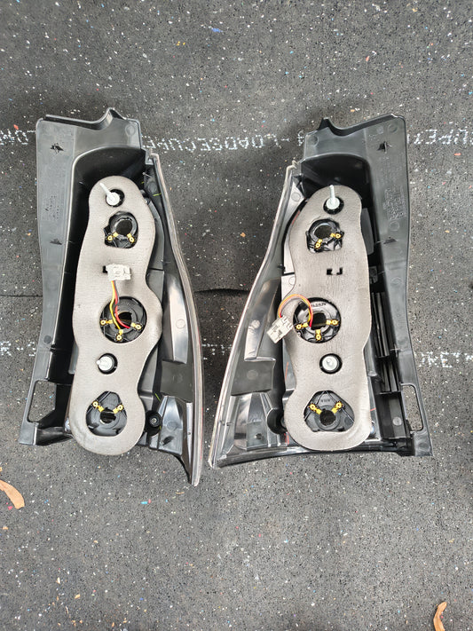 2006-2009 Toyota 4Runner LED Tail Light Assemblies Left Driver & Right Passenger Pair Clear Lens Black Interior 🚘💡