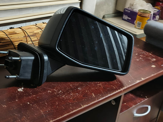 2019–2023 Chevrolet Silverado 1500 Passenger Side Chrome Mirror 🛠️🚗