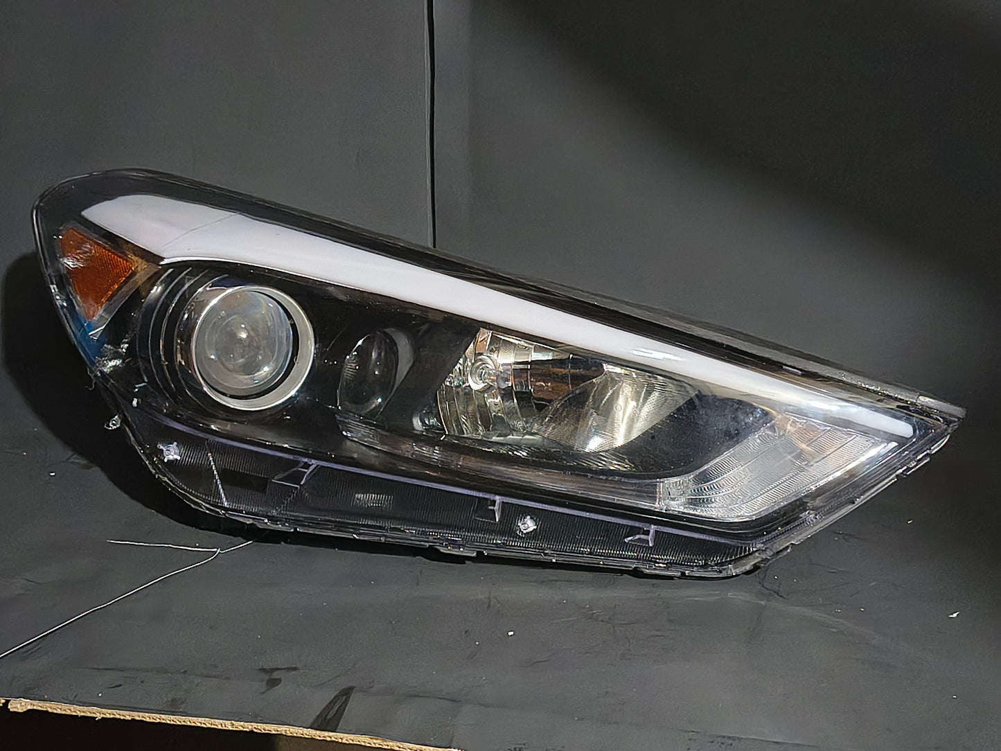 2016–2018 Hyundai Tucson Passenger Side Halogen Headlight 🛠️🚗