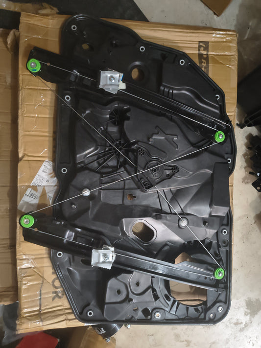 2011–2018 Volkswagen Touareg Front Driver Side Power Window Regulator 🛠️🚗