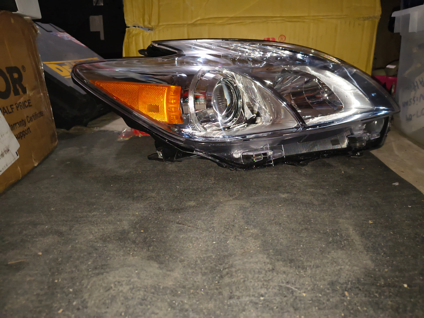 2010-2011 Toyota Prius Passenger Side Halogen Headlight Assembly CAPA Certified 🚗💡