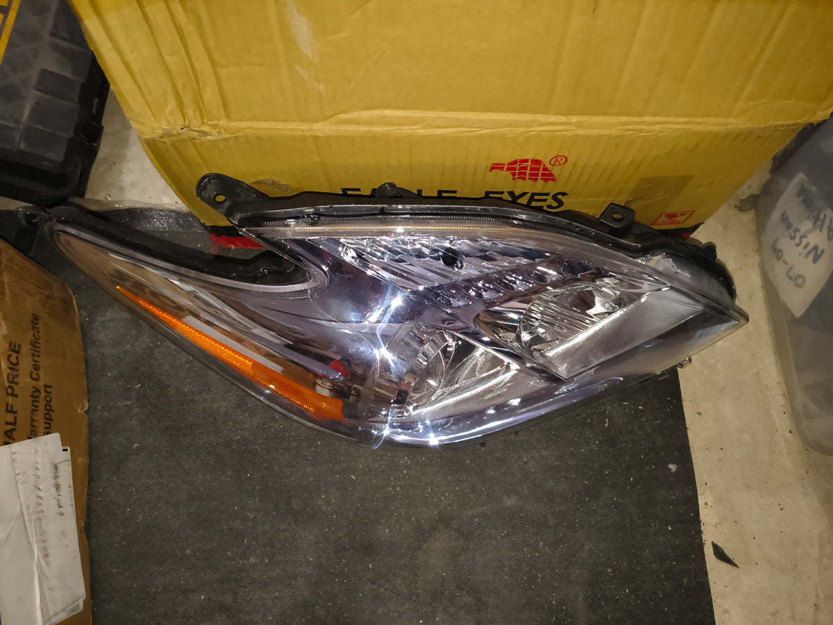 2010-2011 Toyota Prius Passenger Side Halogen Headlight Assembly CAPA Certified 🚗💡