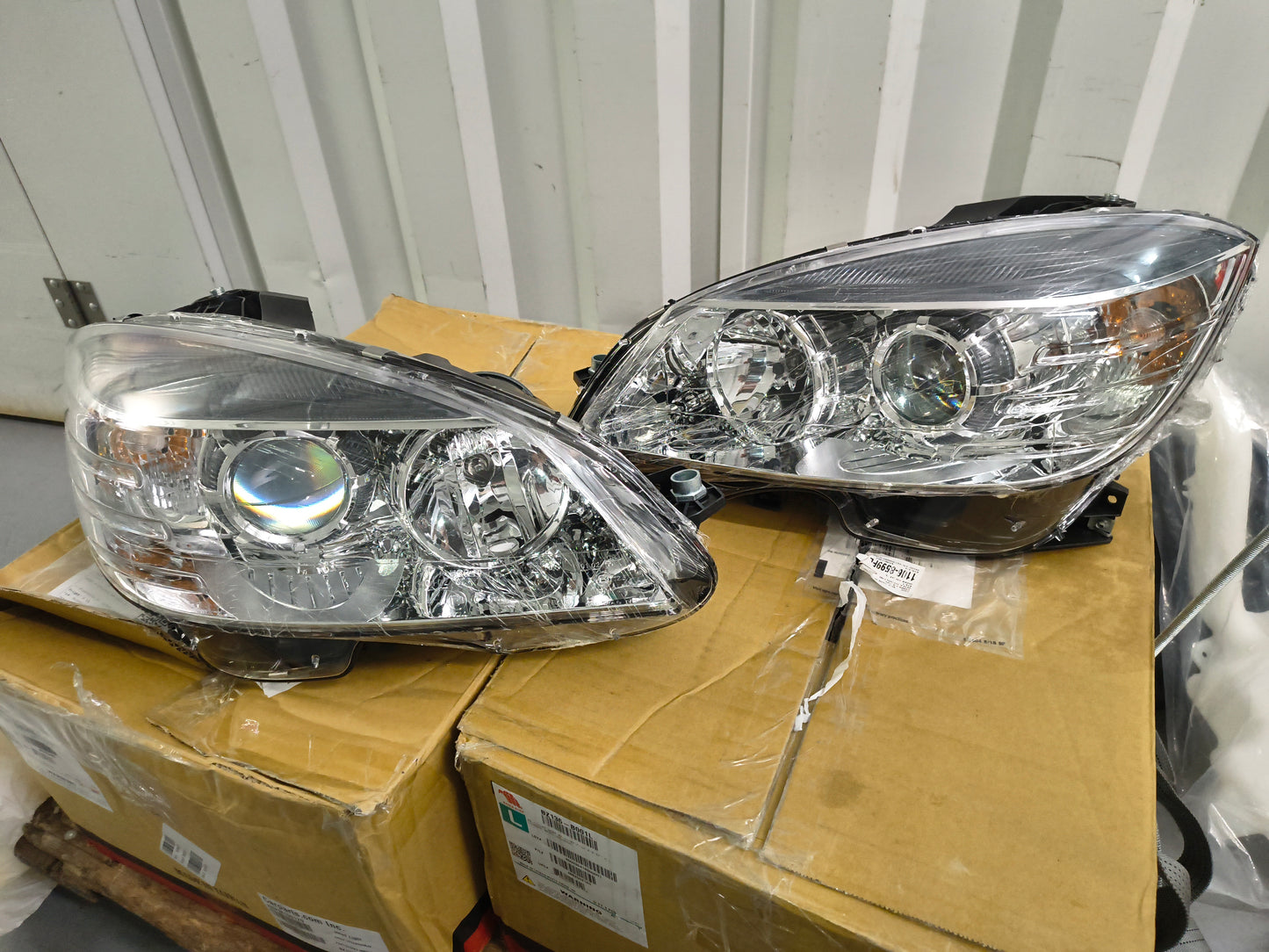 2008-2011 Mercedes-Benz C-Class Driver & Passenger Side Halogen Headlights Set 🛻💡