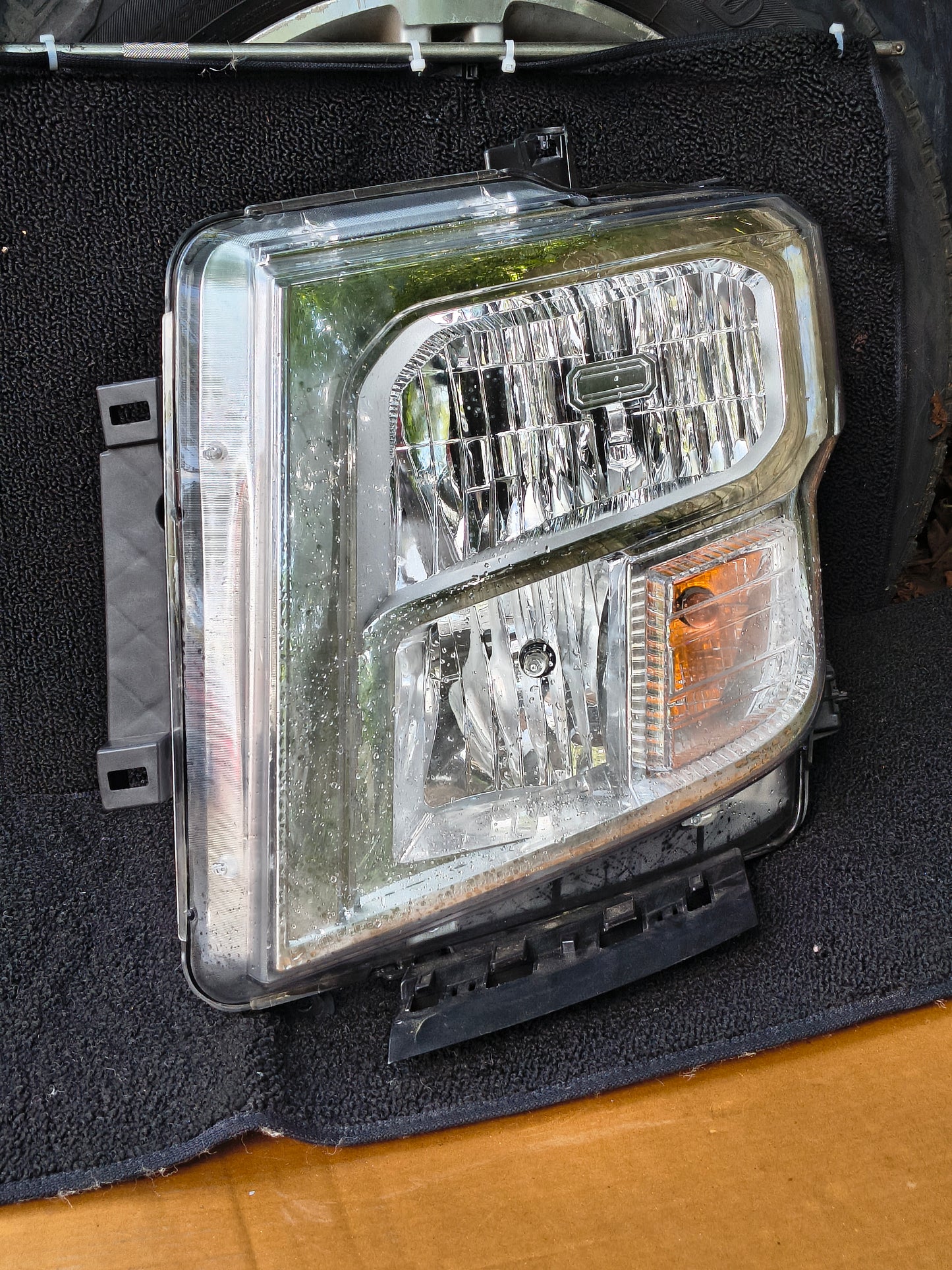 2016-2021 Nissan Titan Titan XD Driver Side Halogen Headlight Assembly w/ Bulbs 🚘💡