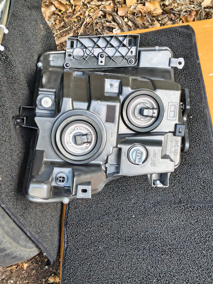 2016-2021 Nissan Titan Titan XD Driver Side Halogen Headlight Assembly w/ Bulbs 🚘💡