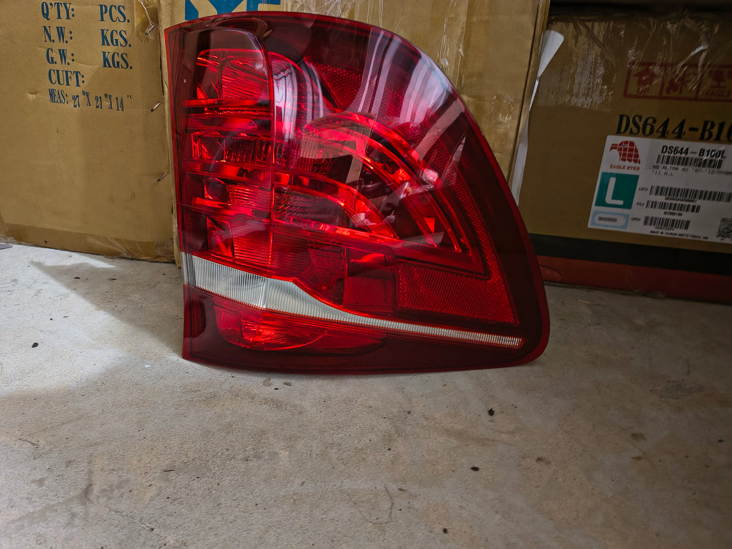 2011-2017 BMW X3 Driver Left Outer Quarter Panel Tail Light Halogen Assembly Clear Red Lens 🚘💡