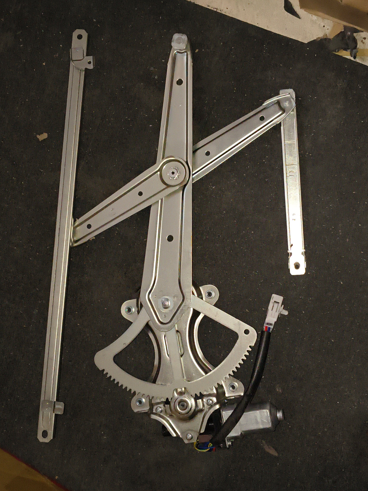 2000-2006 Toyota Tundra Sequoia Front Passenger Right Side Power Window Regulator with Motor 🚘⚡