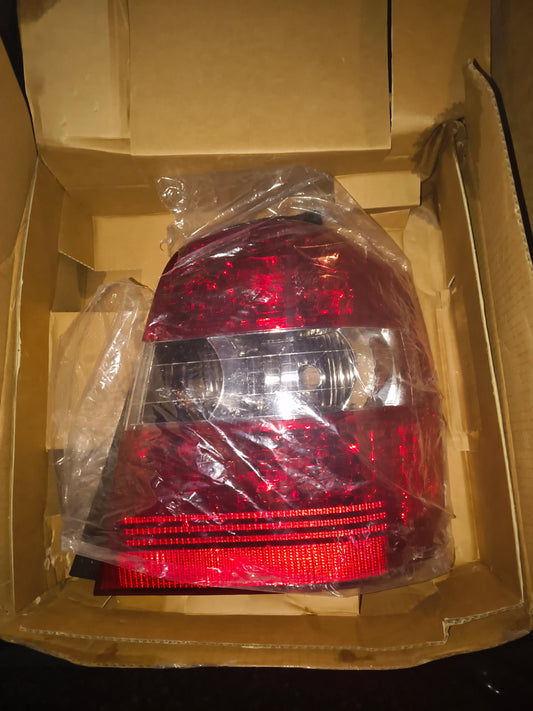 2004-2007 Toyota Highlander Passenger Right Side Halogen Tail Light Assembly 🚗💨