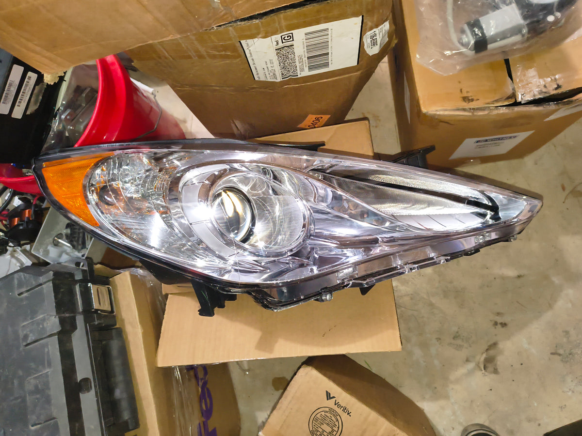 2011-2014 Hyundai Sonata Passenger Right Side Halogen Headlight Assembly 🚘💡