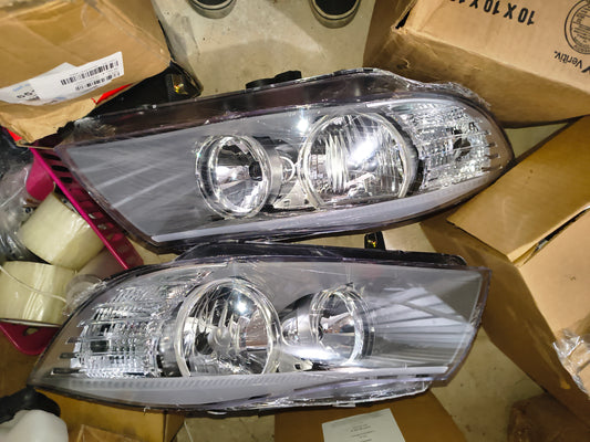 2009-2011 BMW 3 Series Driver & Passenger Side Halogen Headlights Set (E90 / E91 LCI) 🚘💡